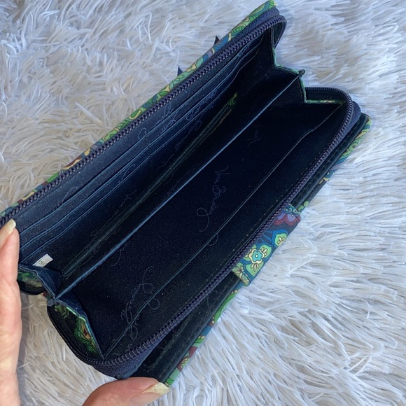 Retired Vera Bradley zip around wallet shades of blues , green gently preowned - Picture 6 of 9